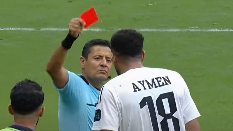 Kèo cầu thủ bị thẻ đỏ